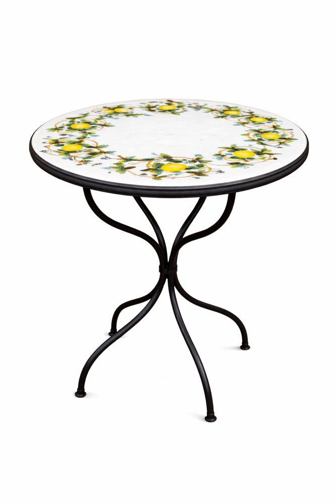 Table élégante en pierre de lave blanche avec décor citron – artisanat italien et charme méditerranéen